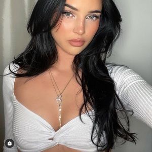 NEW ARE YOU AM I Aida Top